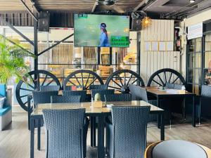 Breakers Hotel Rawai