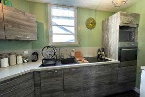 Very bright nest with terrace in the village