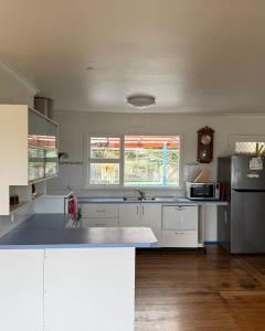 The Seaside Escape- Cozy 2BR by the sea