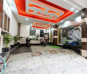 Hotel Silky Palace Near Delhi Airport