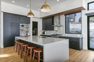 1506 W Orion Way - SkyRidge 6 BR Home with Hot Tub home