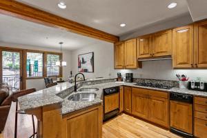 Sterling Lodge at Deer Valley Resort - Three Bedroom Condo with Hot Tub #111 condo