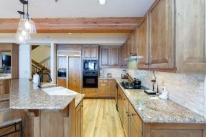 Sterling Lodge at Deer Valley Resort - Three Bedroom Condo with Hot Tub #108 condo