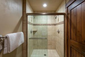 Queen Esther at Deer Valley Resort - Three Bedroom Condo with Hot Tub #2358 condo