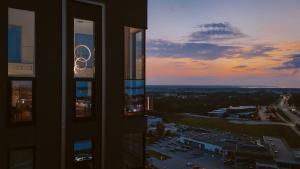 Elegant Seaview Penthouse 3BR Ensuite Luxury Retreat with Sauna and Free Parking