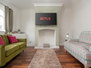 Pass the Keys Cosy Liverpool Home. WiFi Parking Nr Alder Hey