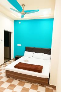 Hotel P Palace Near Near Shri Mahakaleshwar Jyotirlinga Temple - Fully Air Conditioned Rooms With Wi-fi - Free Parking Available - Luxuary Hotel In Ujjain