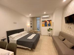 THE ROOM 115