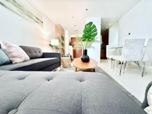 LivWithUs - 2 BR in Marina View Tower B