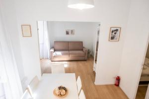 Apartment by the Colosseum - White Chic Flats