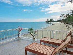 Casita Del Mar Palawan - Beachfront Room