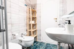 Apartment by the Colosseum - White Chic Flats