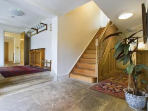 Tranquil Retreat in Devauden Countryside