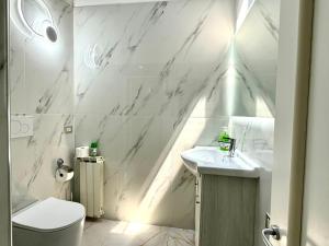 Single Room with Shared Bathroom