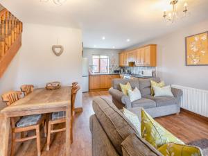 Lake View 1 - Uk45577