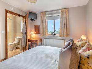 Lake View 1 - Uk45577