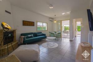 Villa Due Mari - Seaside retreat with private pool