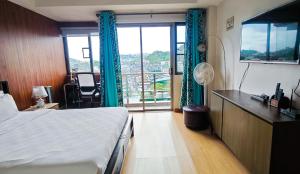 Baguio Cedar Peak Balcony with View Near Session Road