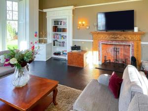 The Mansion House At Kirkhill