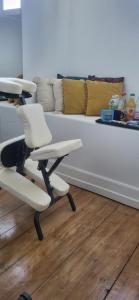 La maison horlogère , sauna extérieur , bain nordique au feu de bois et prêt de raquettes des neiges