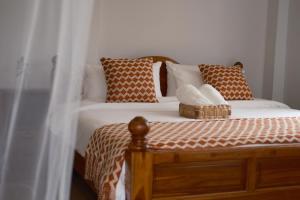 Breeze Through Peaceful 2 Store 2BR Wooden House