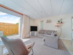 1 Ladyknowe - Uk39970