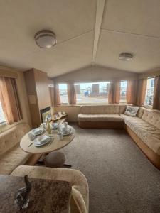 Singh&Leite Family caravan for 6 people