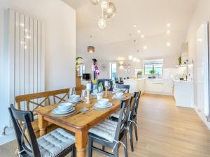 Hollyhocks - Uk47975