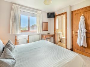 Lake View 2 - Uk45578