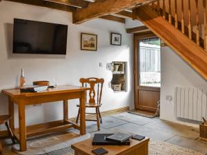 Aisgill Farm Stable - Uk48178