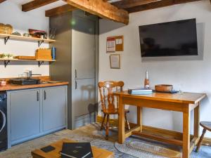 Aisgill Farm Stable - Uk48178