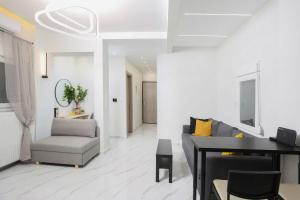 Venia 24 White Tower Apt