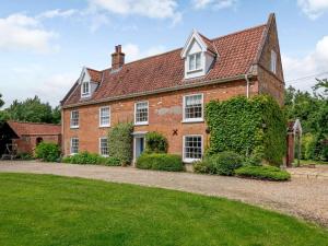 5 Bed in Nr Aylsham KT090