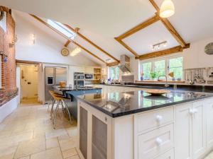 5 Bed in Nr Aylsham KT090