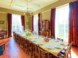 The Mansion House At Kirkhill