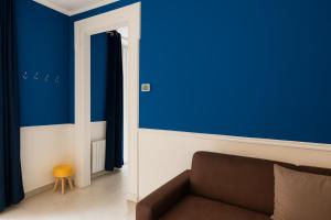 Casa cobalto vicinissima al centro by Turin House Collection