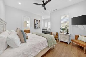 Shiloh ReefPoolGolf Cart5Min Walk to The Beach!