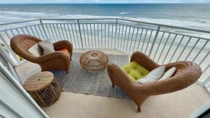 Relax and Retreat at BellaView603 - Comfortable Oceanfront Condo