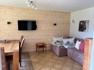 Ferienwohnung Aigisblick mit Pool und Sauna, direkt am Skihang