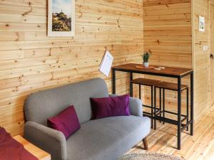 Shepherds Hut Two - Uk48783