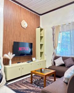 Cozy Apartment Unit with 2 Bedrooms