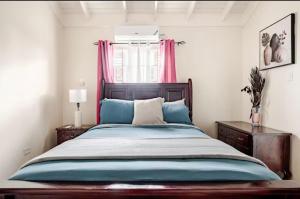 Breezy Bungalow Gated 2BR w Pool WiFi