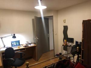 Chambre calme dans une colocation de 5 personnes