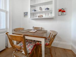 West Bay Apartment