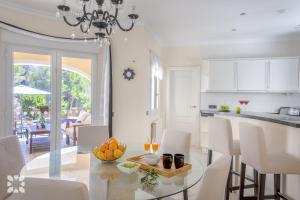 Villa El Magraner by Abahana Villas