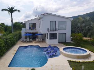 Exclusiva casa campestre