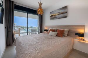 Serenity Deluxe - Pool & Terrace