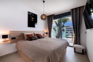 Serenity Deluxe - Pool & Terrace