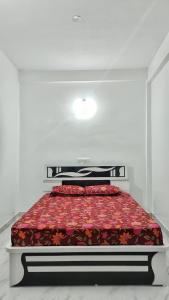 Jagadeeshwara comforts kalasa