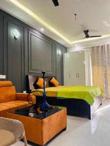 Modern peaceful private property